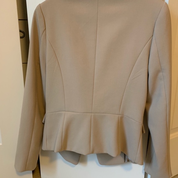 Tan jacket - Picture 3 of 3